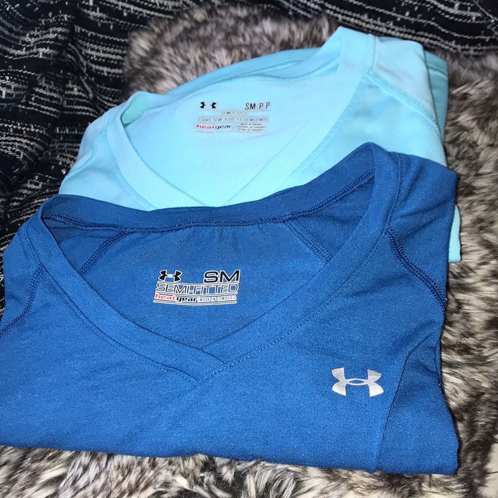 Under Armor v-neck tee bundle